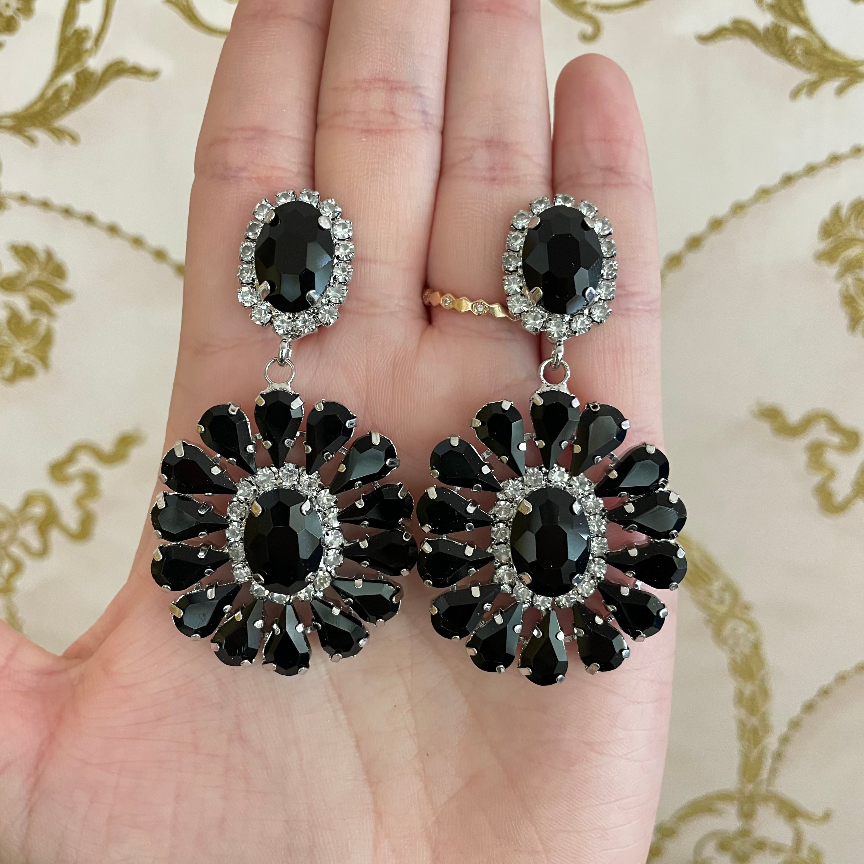 Elegant earrings