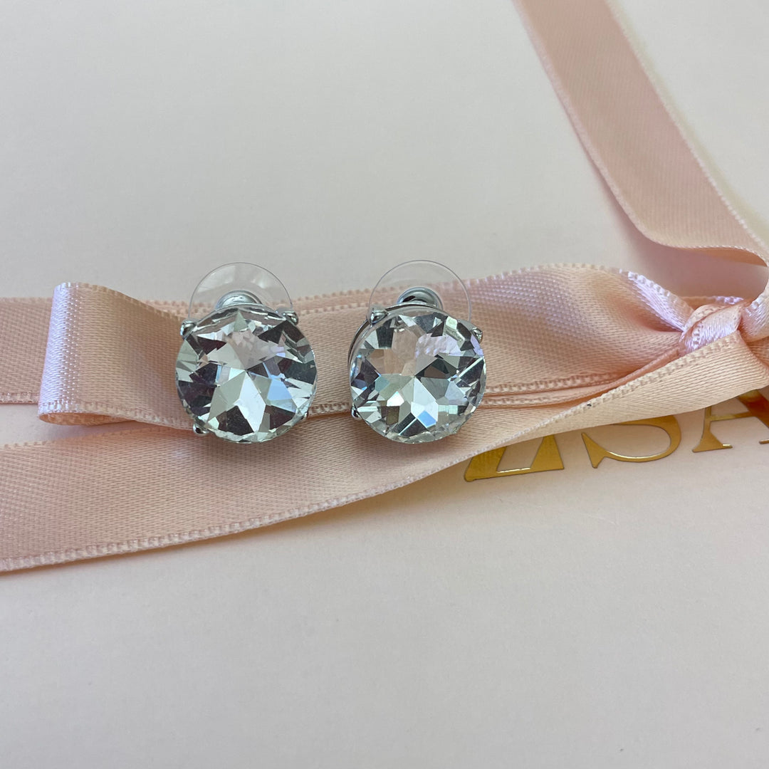 Round earrings