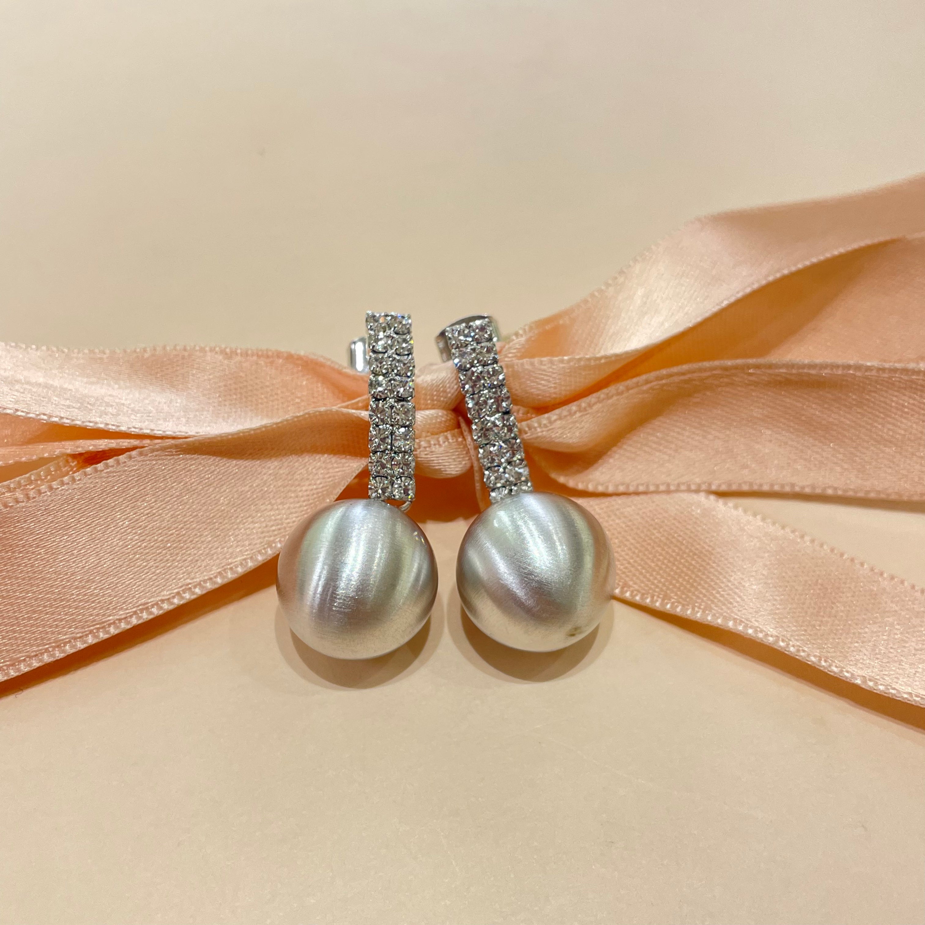 Elegant earrings