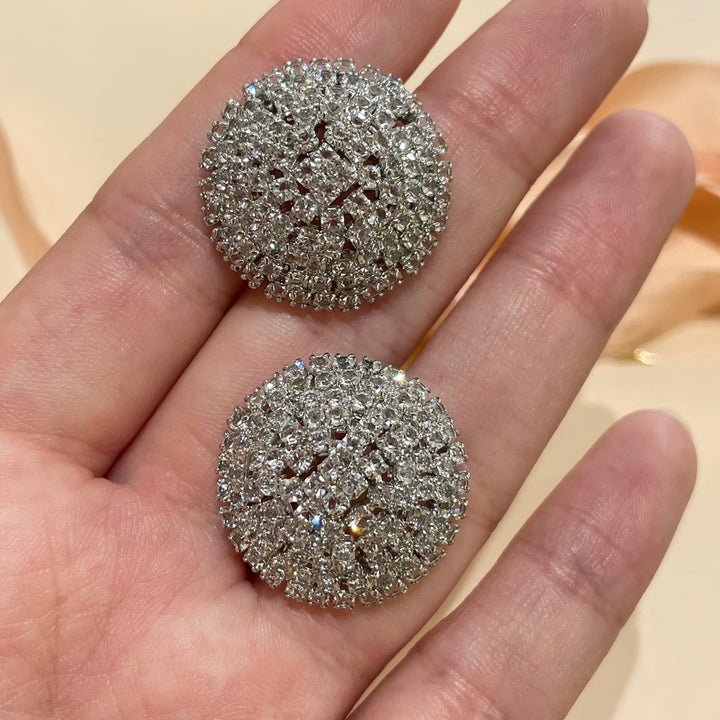 Studs earrings