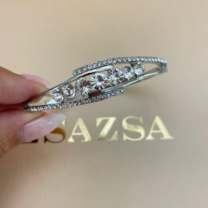 Elegant bangle