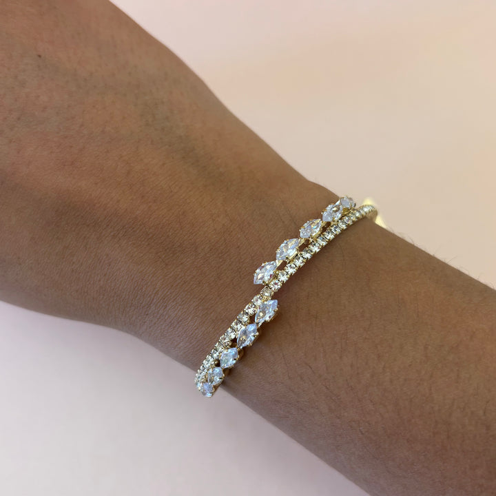 Dainty zircone bangle