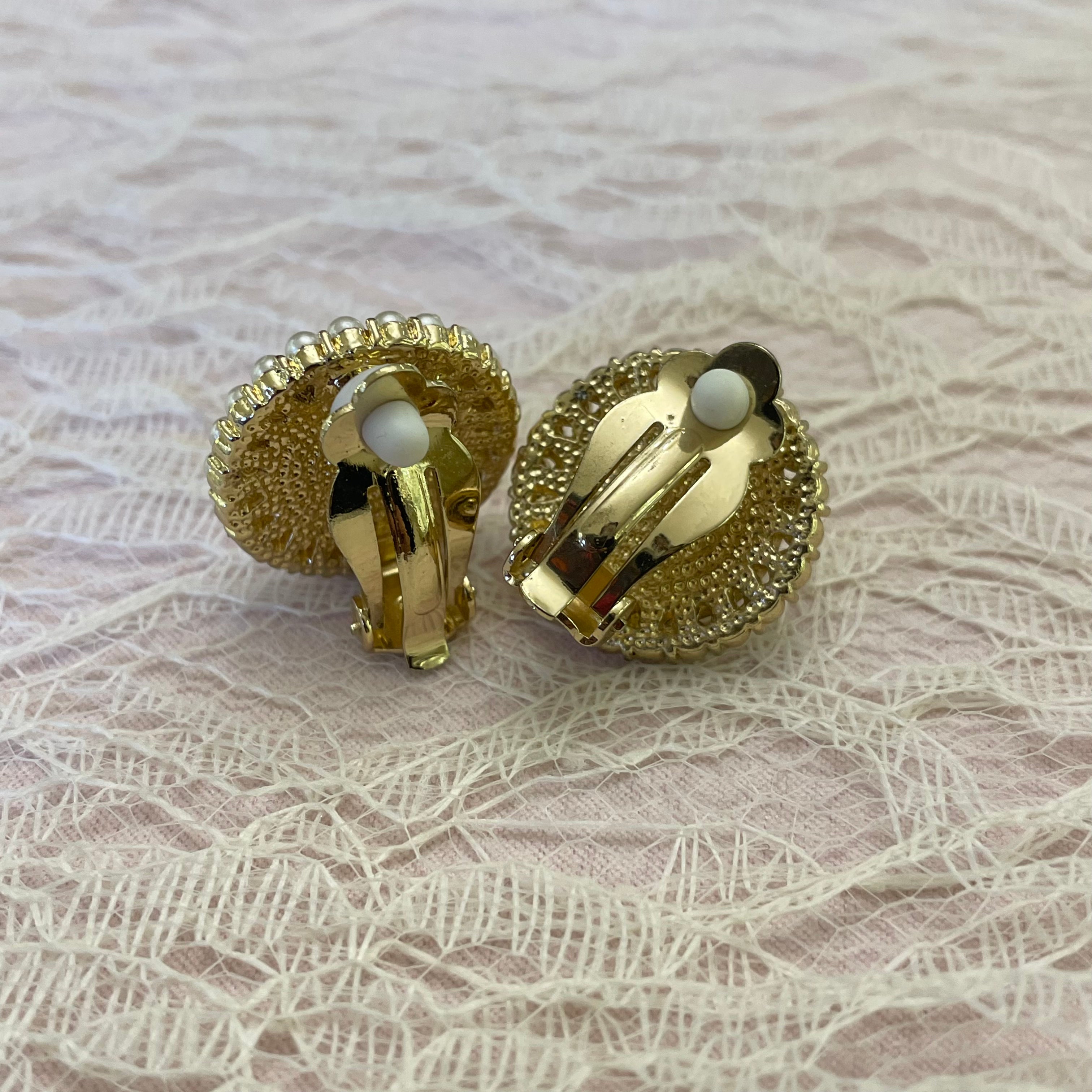 Pearls gold clips earrings