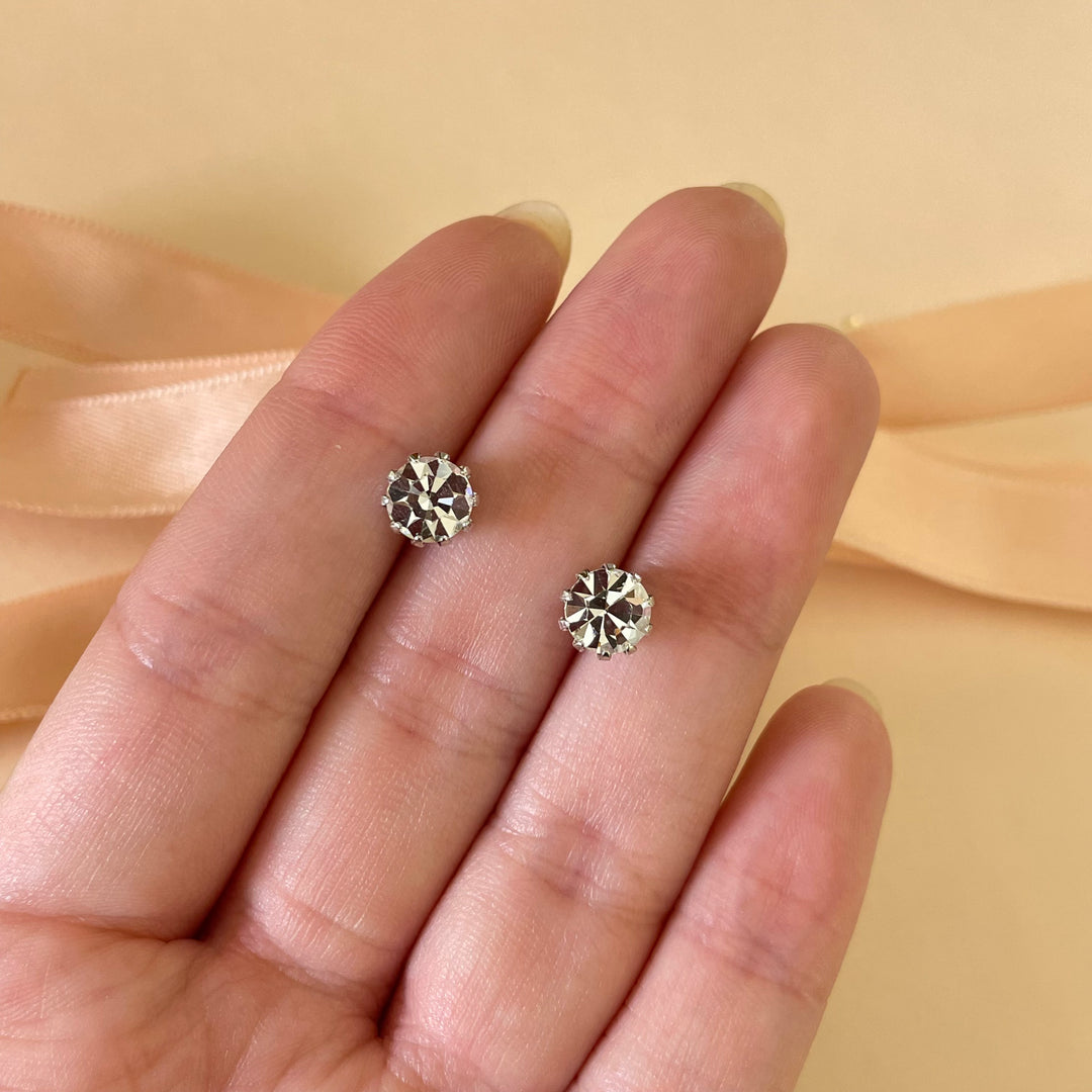 Solitaire earrings
