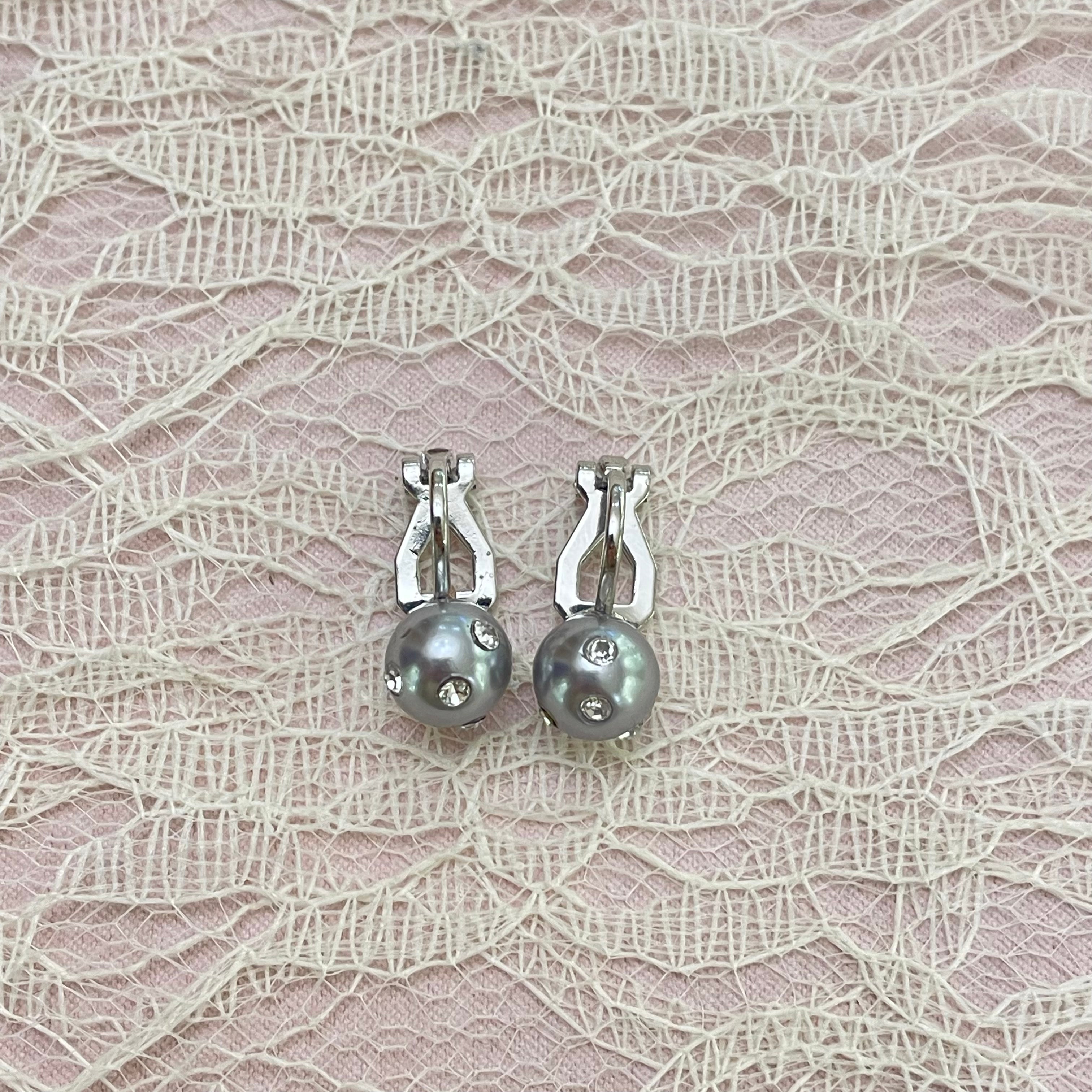 Grey pearls with stones clips earrings