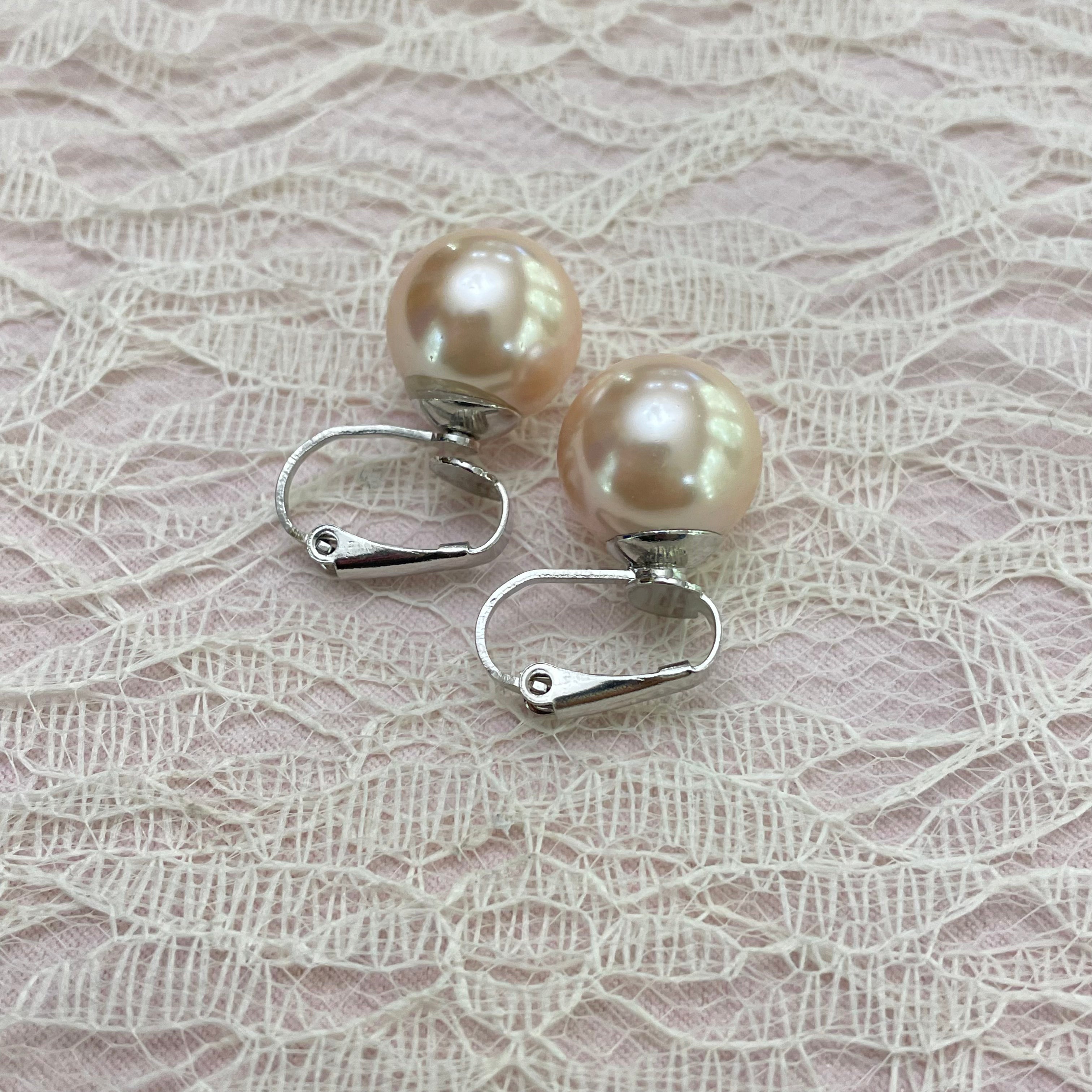 Pink pearl basic clips earrings