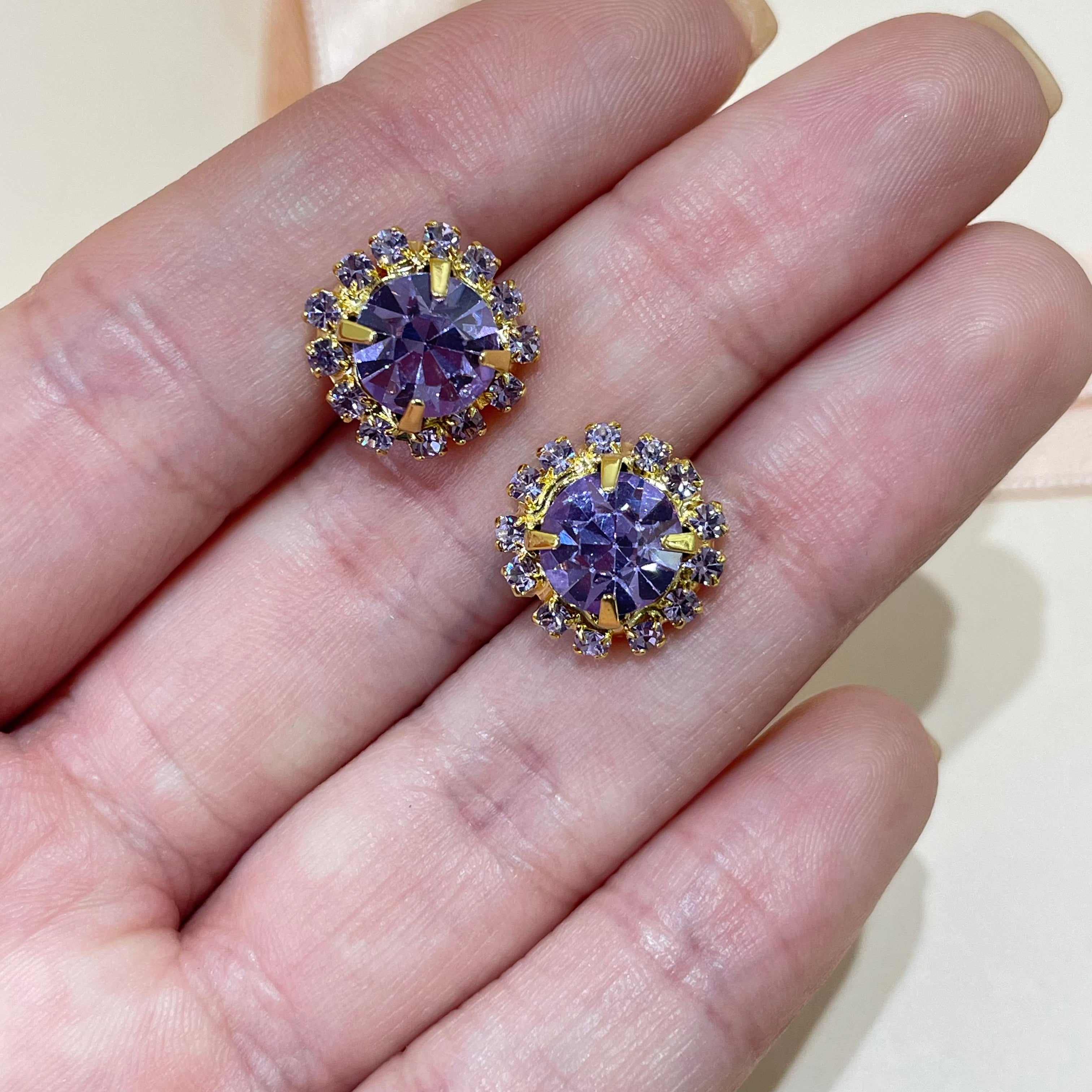 Lilac studs earrings