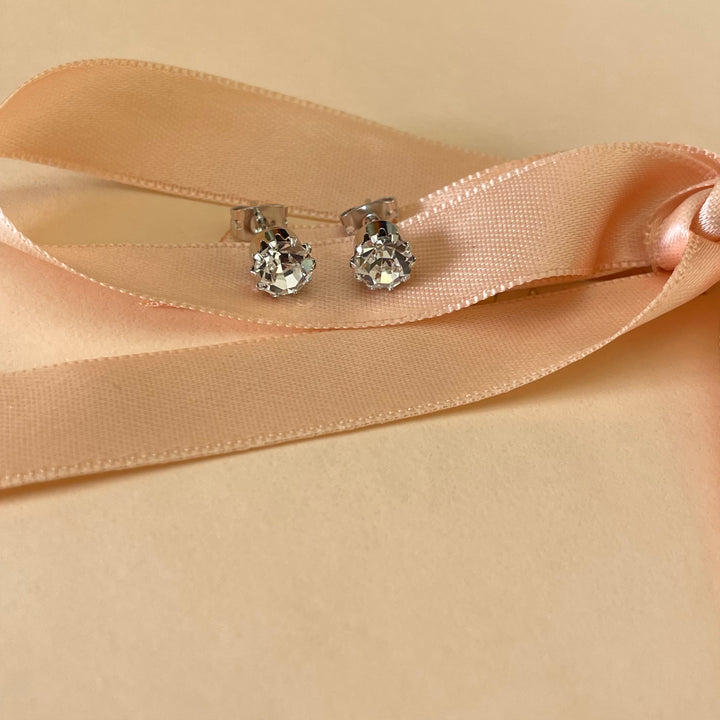 Solitaire earrings