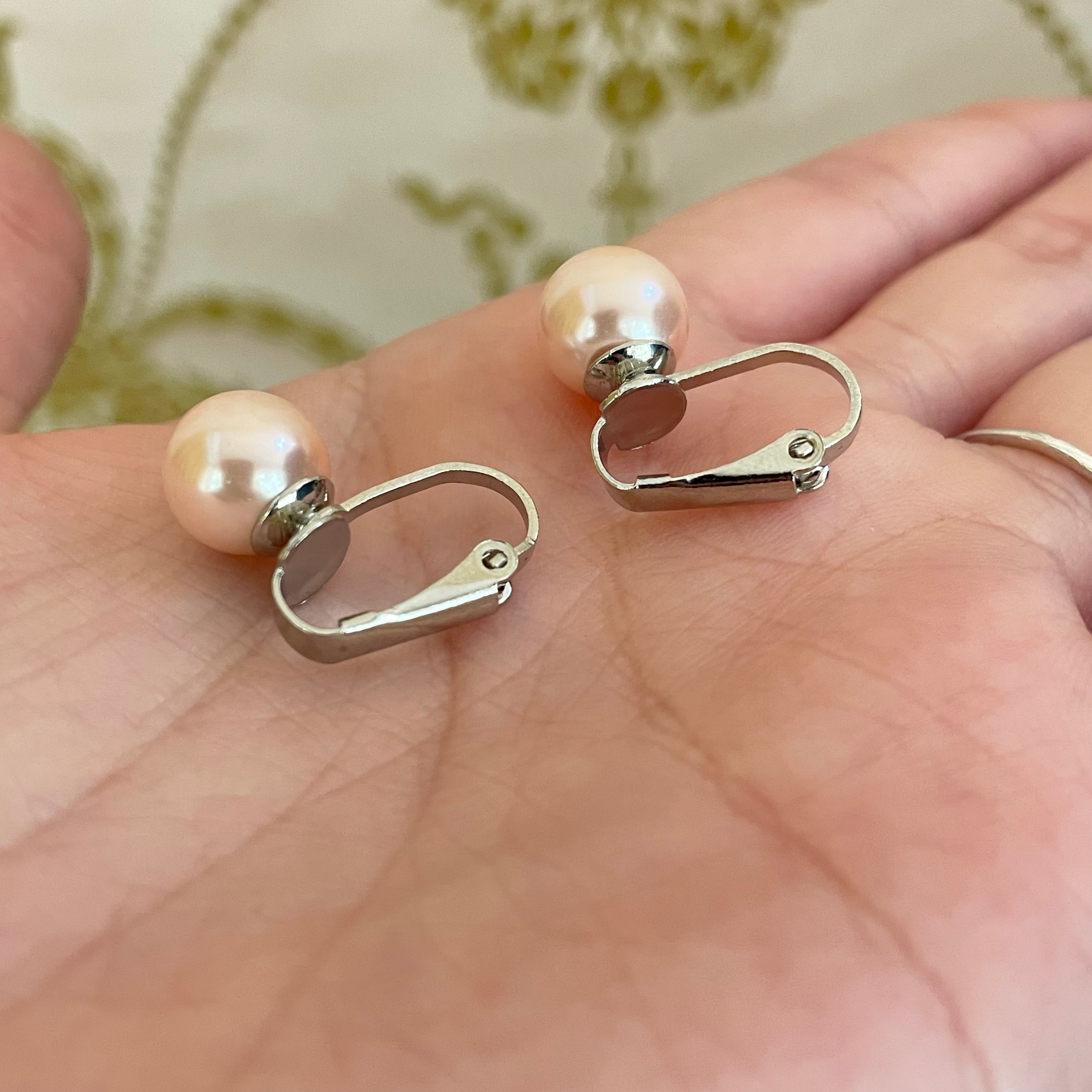 Pink pearls clips earrings