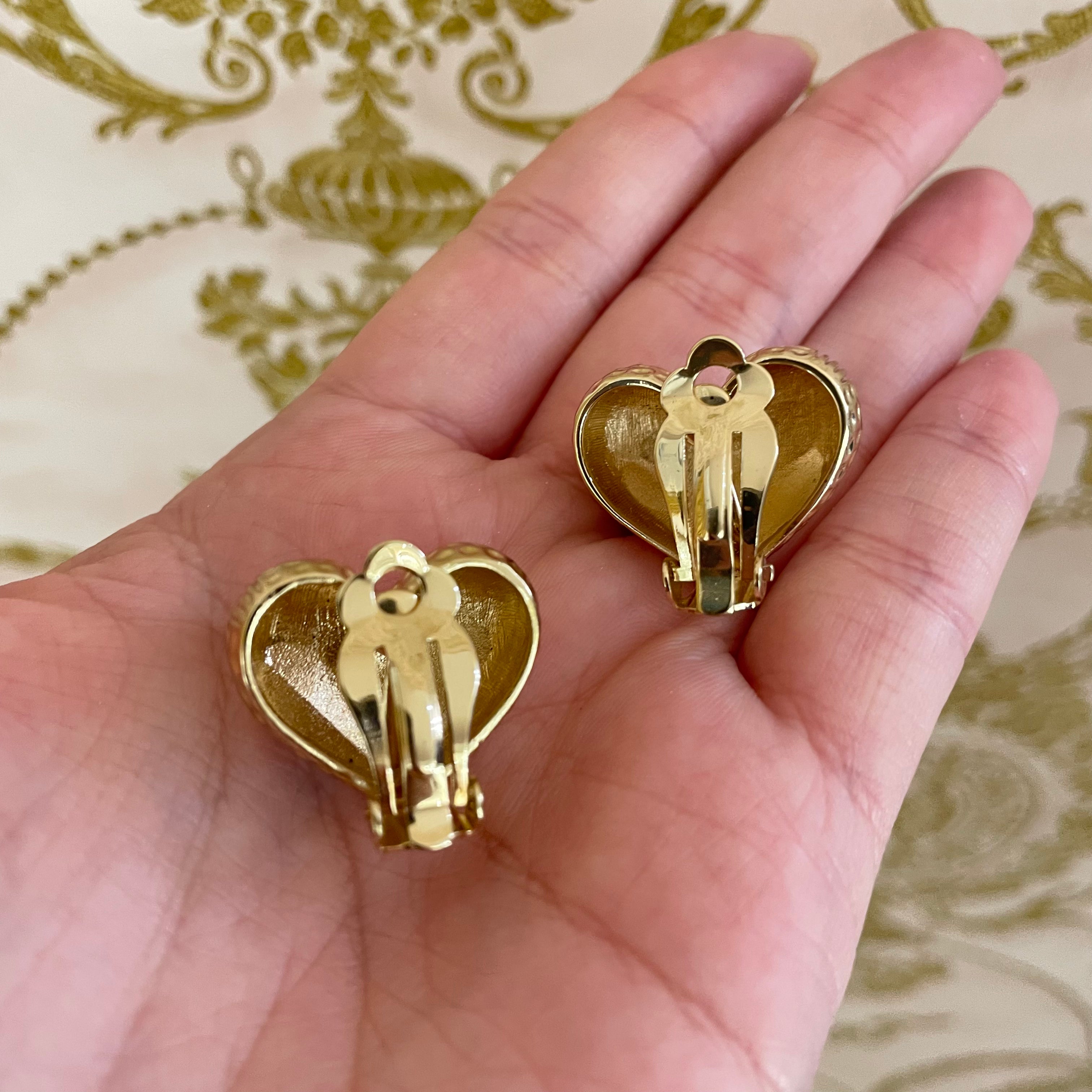 Heart clips earrings