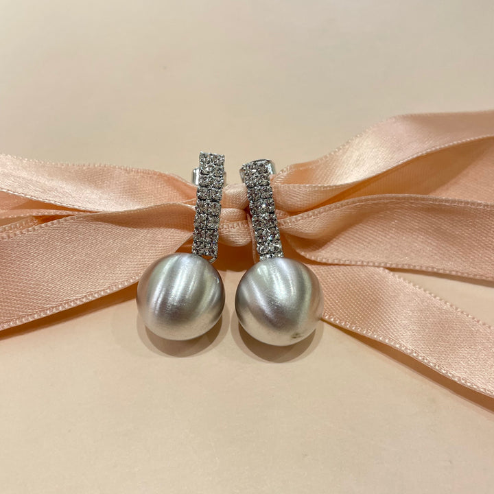 Elegant earrings