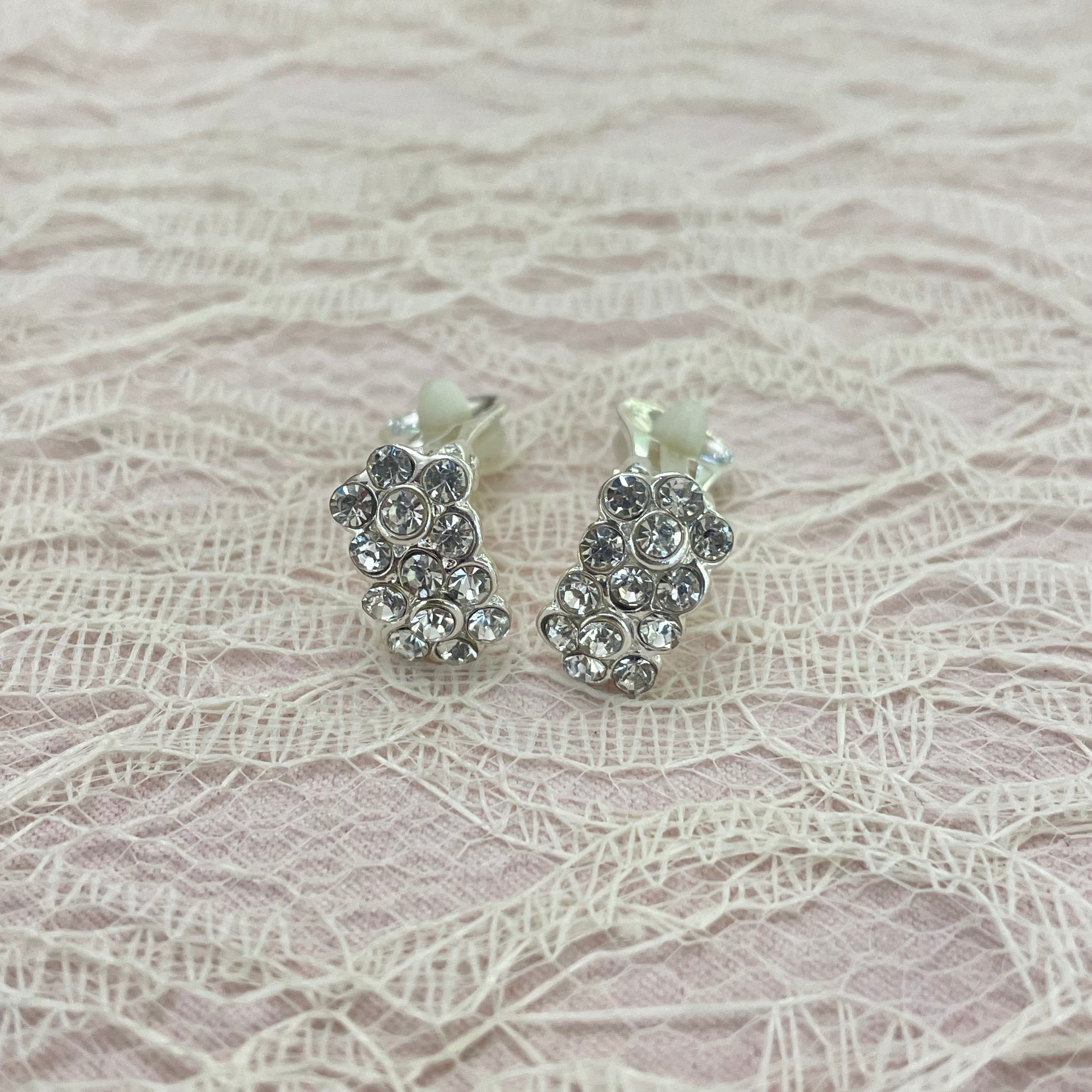 Dainty silver clips earrings