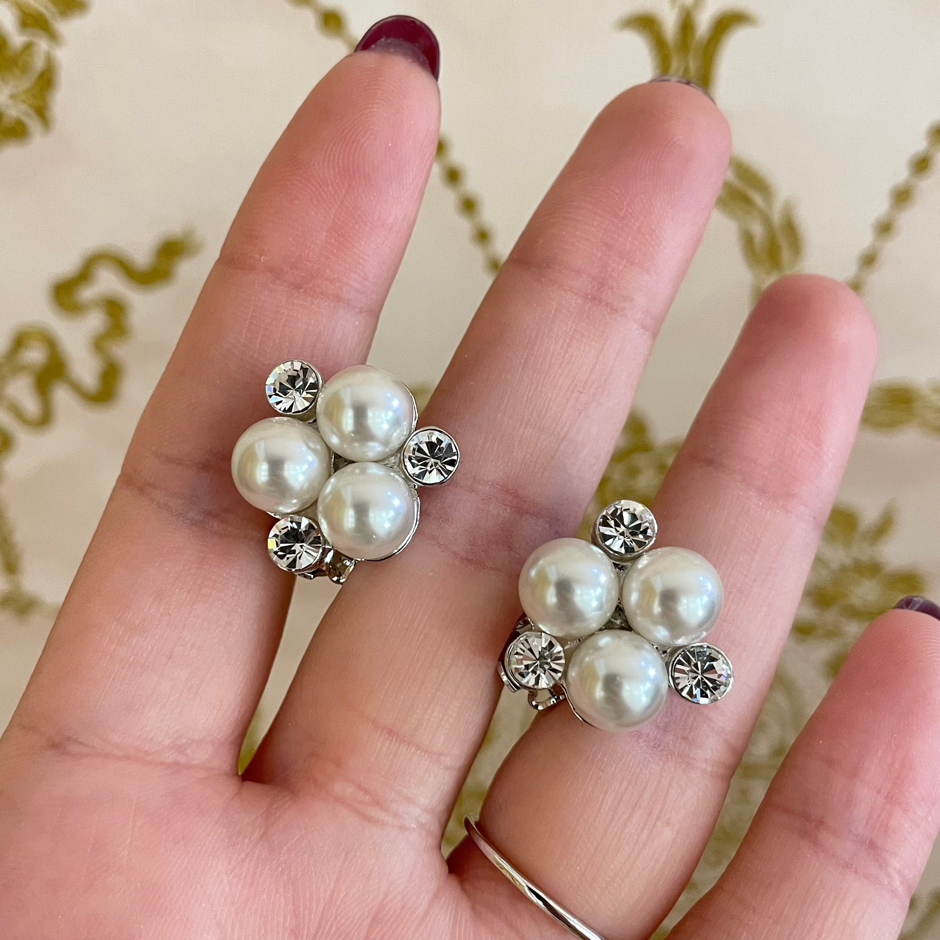 Elegant pearls silver clips earrings