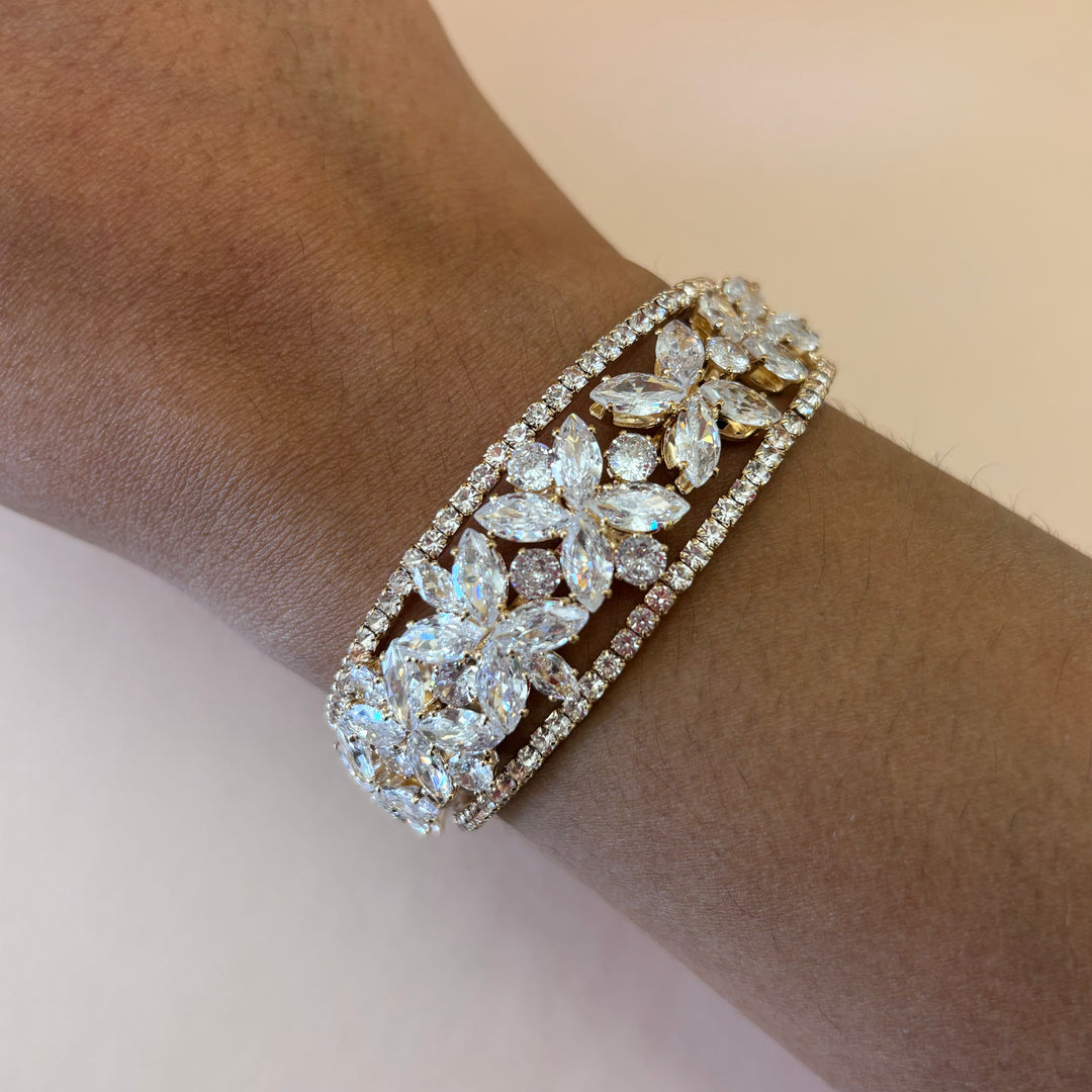 Elegant flower bangle