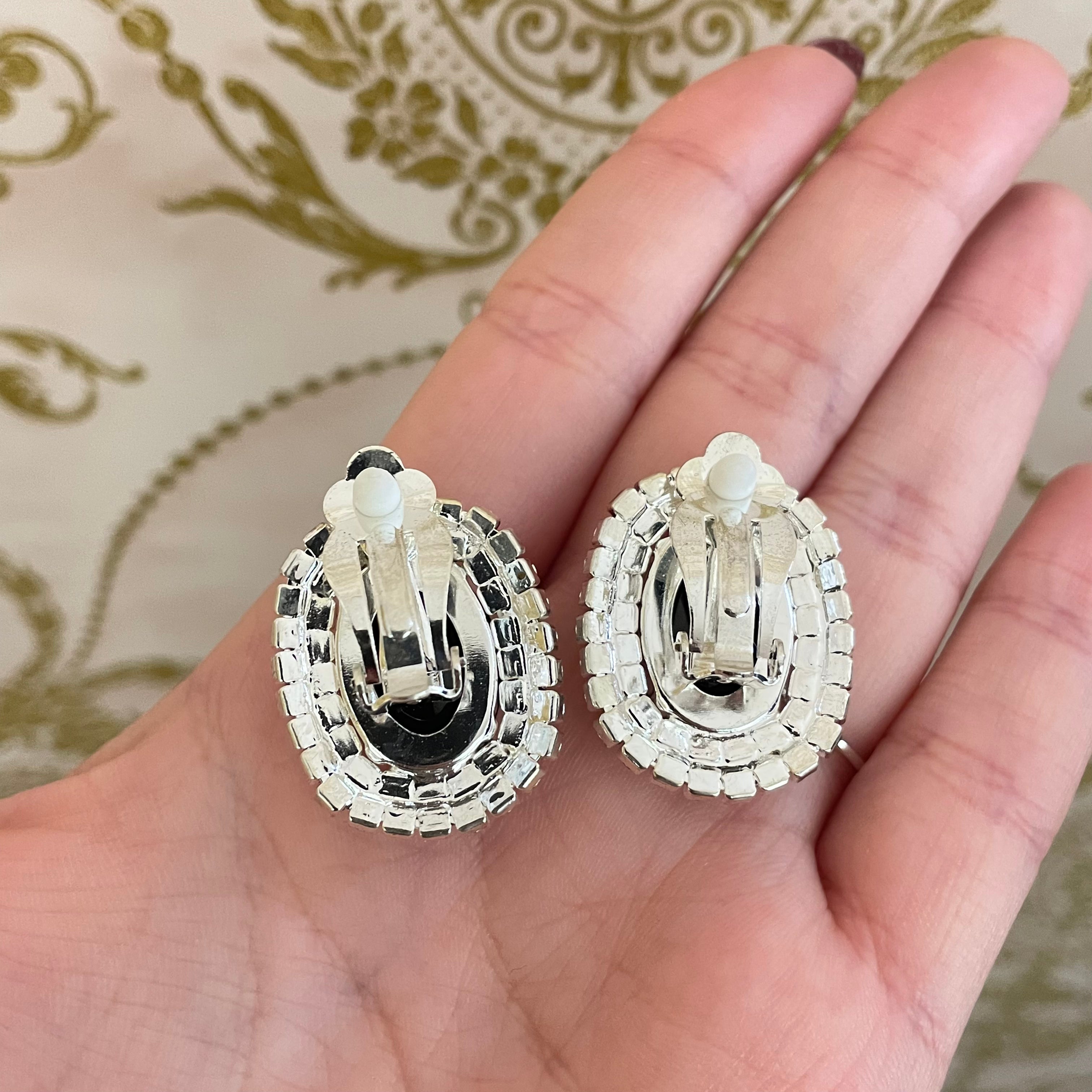 Black oval rhinestone clips earrings