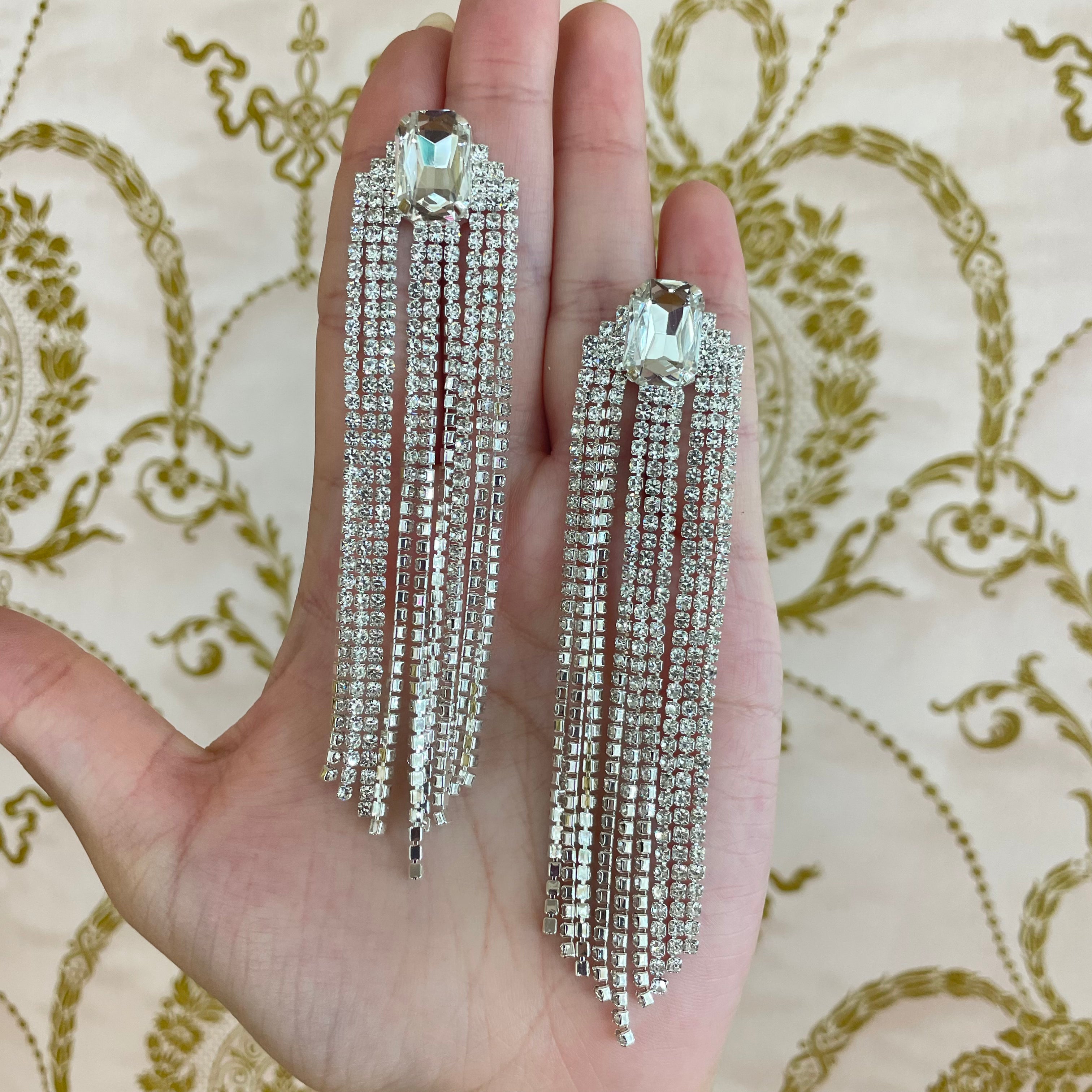 Elegant earrings