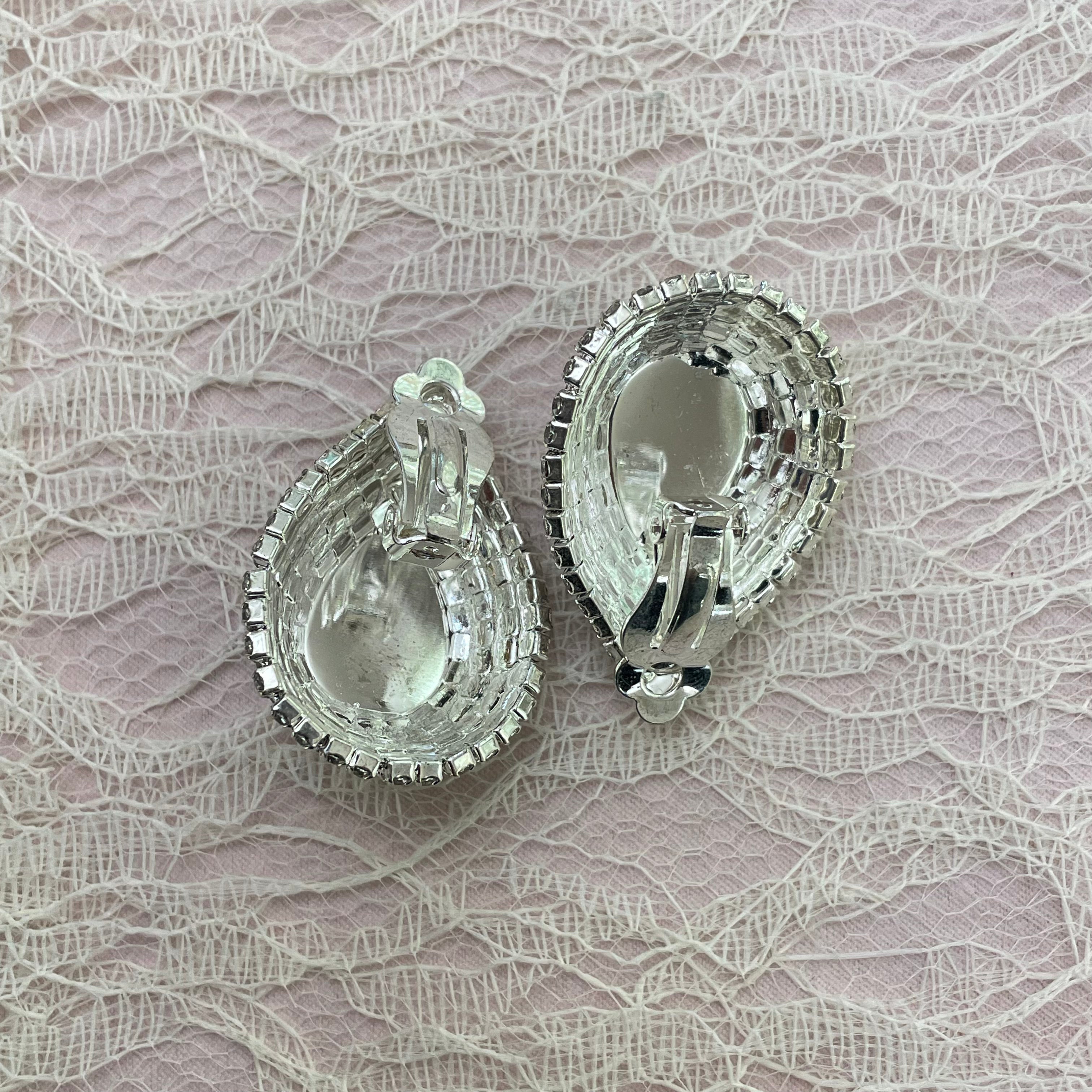 Teardrop pearls rhinestone silver clips earrings