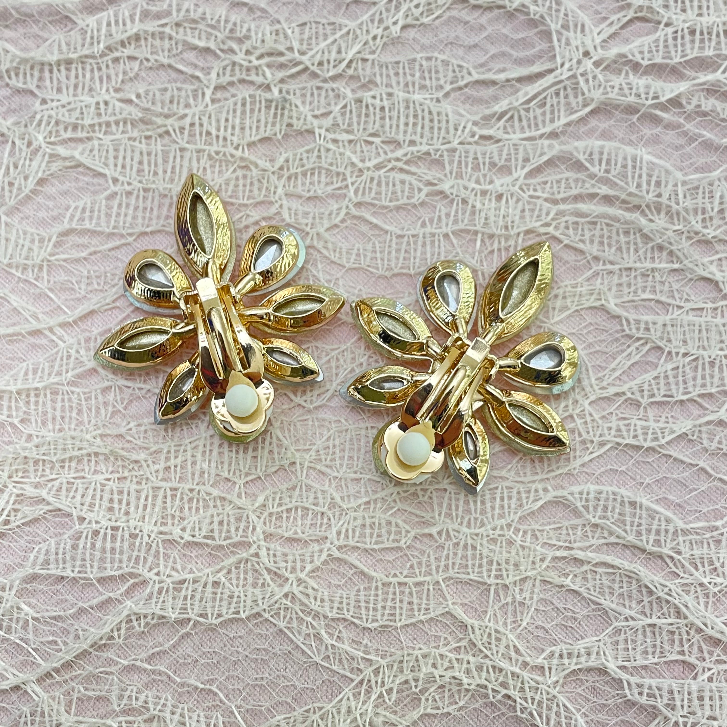 Peach marquise clips earrings