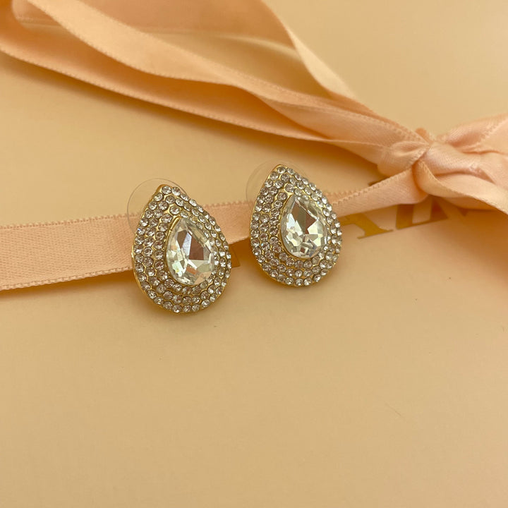 Teardrop studs