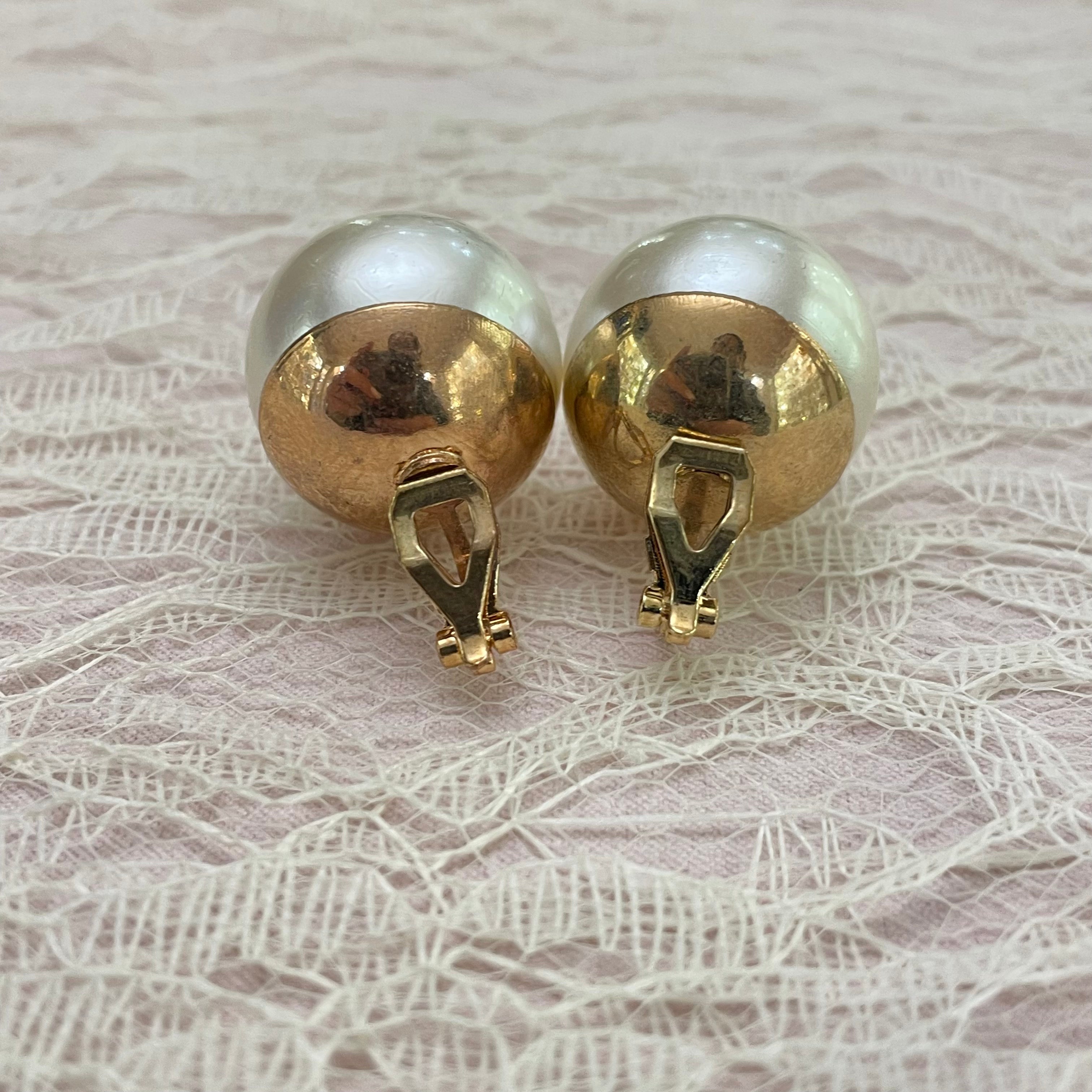 Big ball pearls gold clips earrings