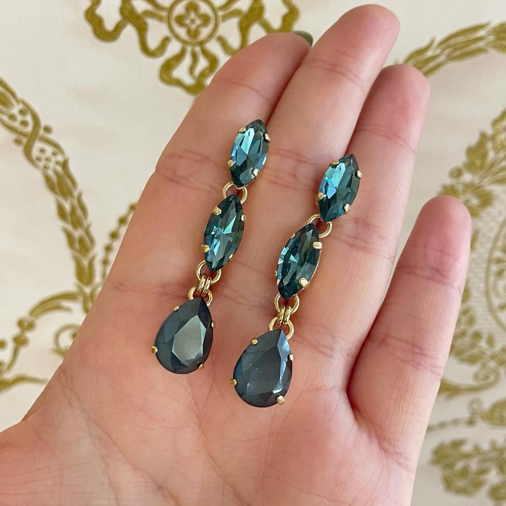 Blue elegant Swarovski crystal earrings