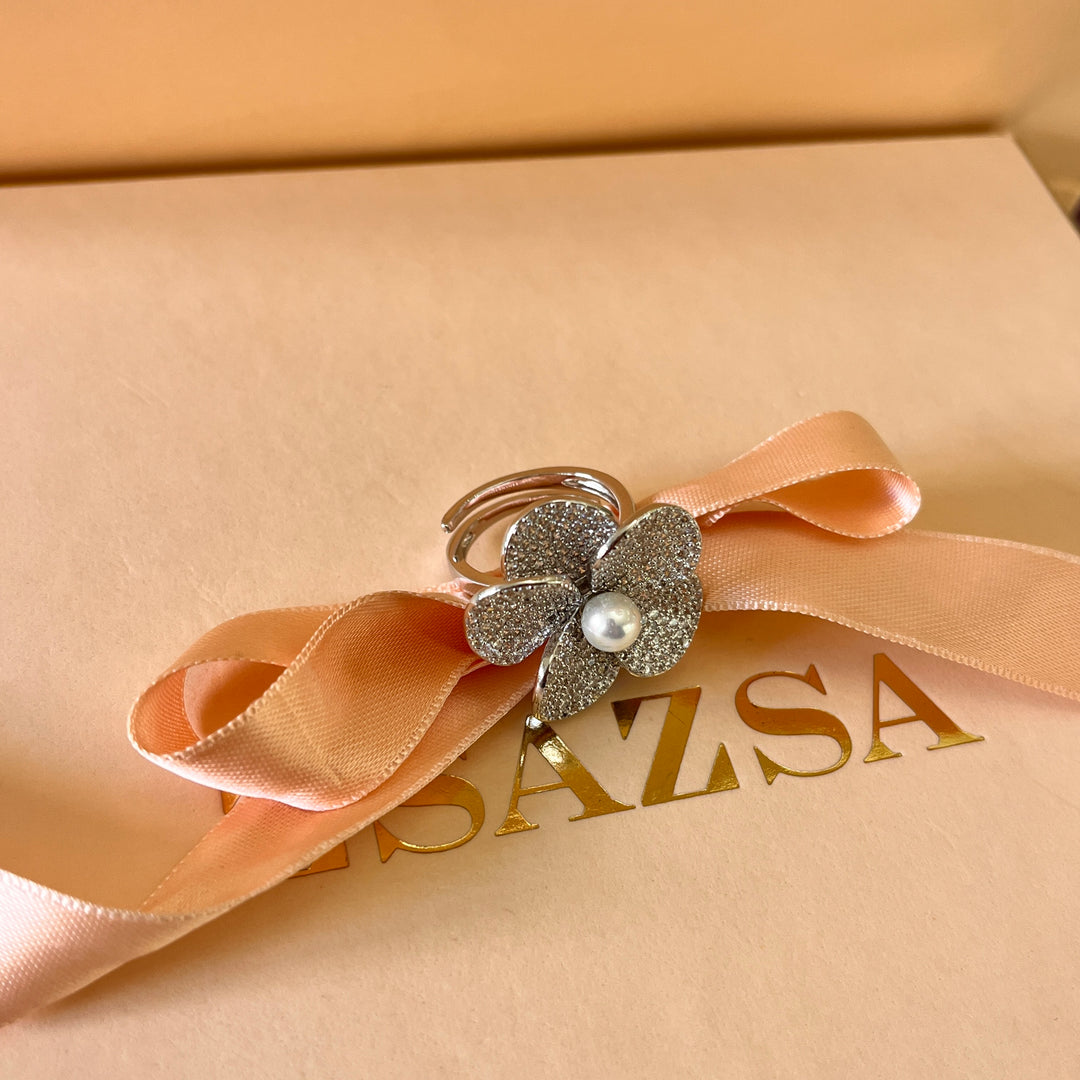 Flower zircone and pearls white gold plated set