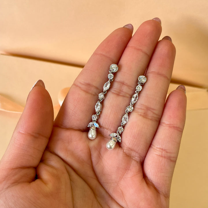 Marquise zircone and white pearls white gold plated earrings