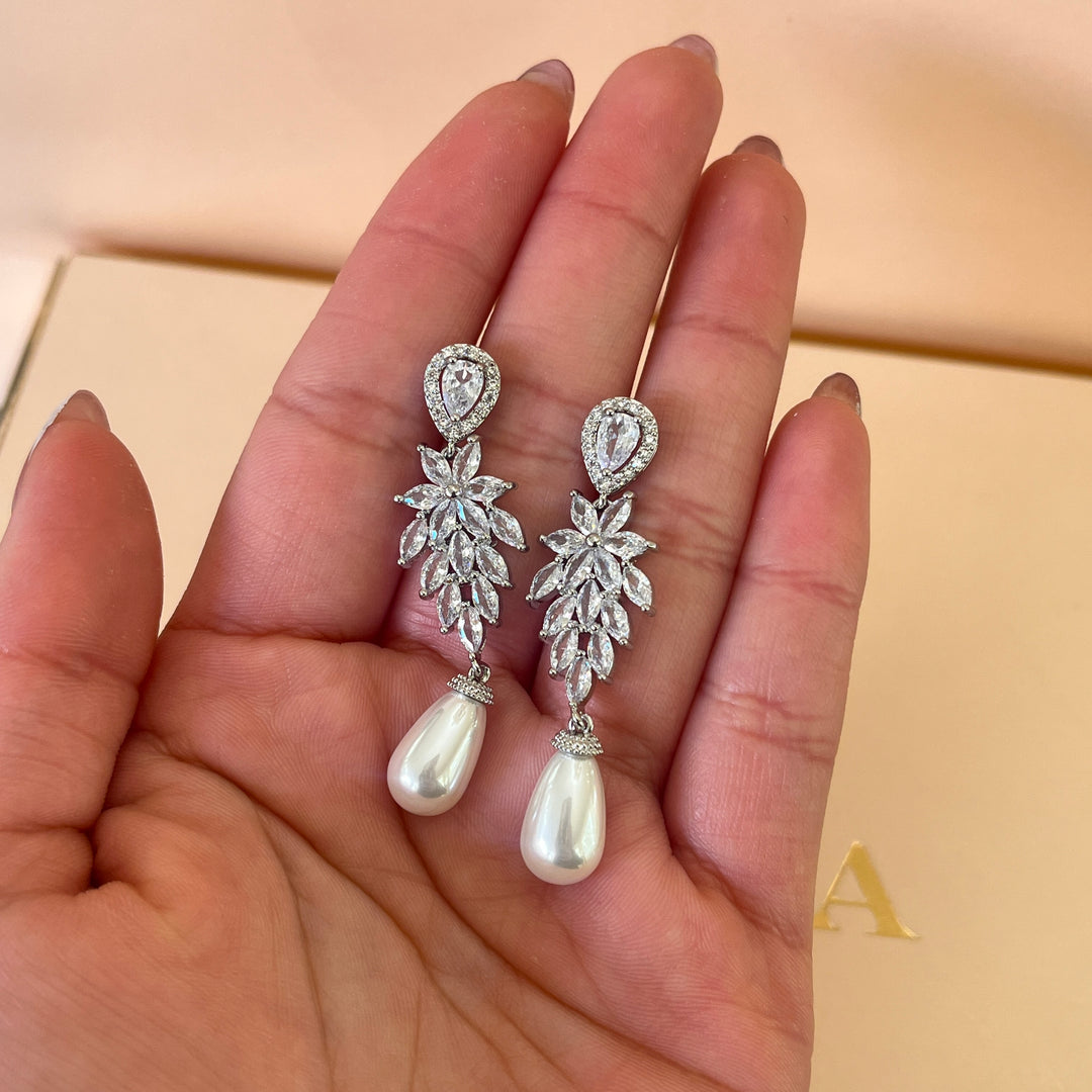 Marquise zircone and white pearls white gold plated earrings