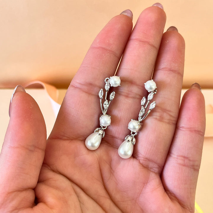 Marquise Zircone and white pearls white gold plated earrings