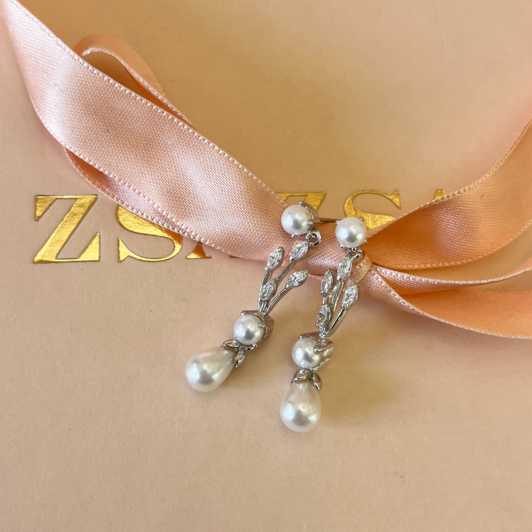 Marquise Zircone and white pearls white gold plated earrings