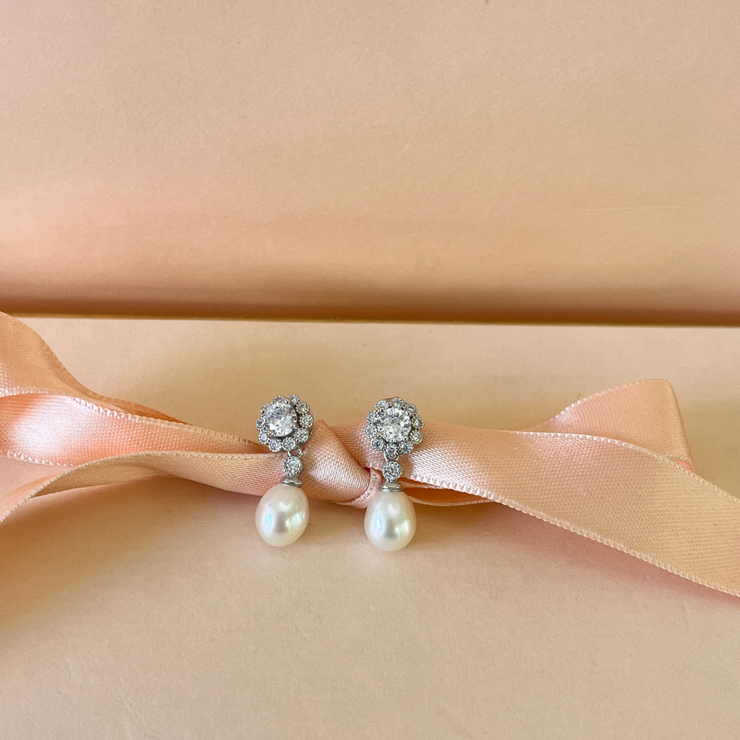 Flower zircone and white pearls sterling silver earrings