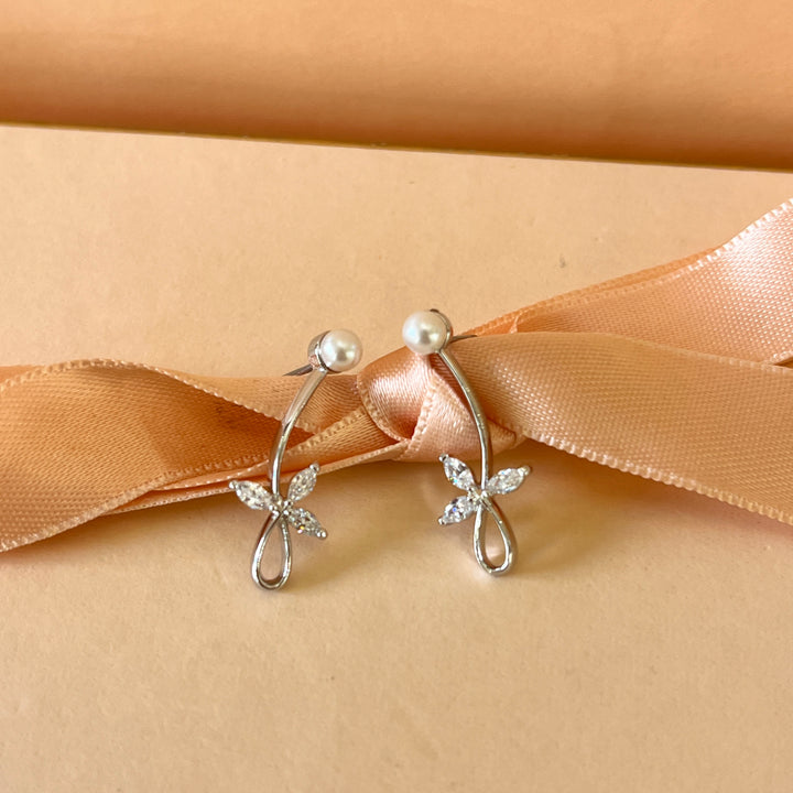 Marquise zircone and white pearls white gold plated earrings