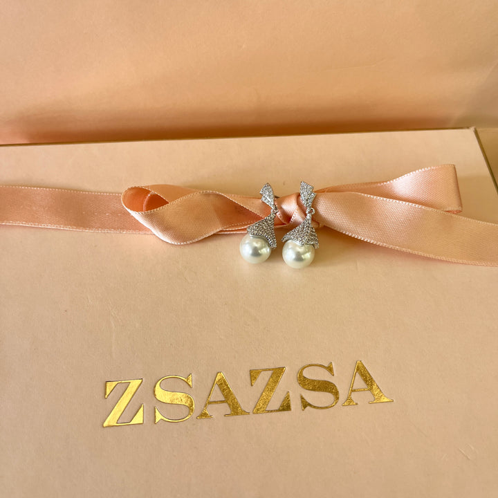 zircone and white pearls white gold plated bell earrings