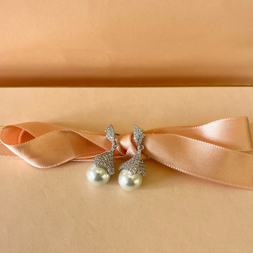 zircone and white pearls white gold plated bell earrings