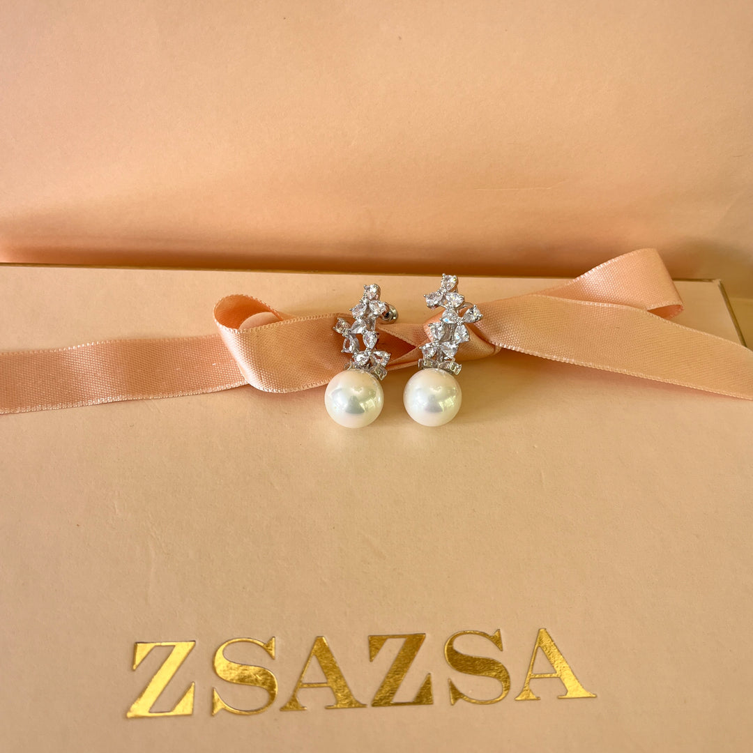 Teardrop zircone and white pearls white gold plated earrings