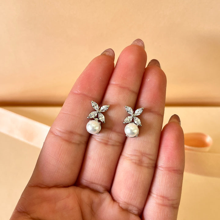 Marquise Zircone and white pearls white gold plated studs