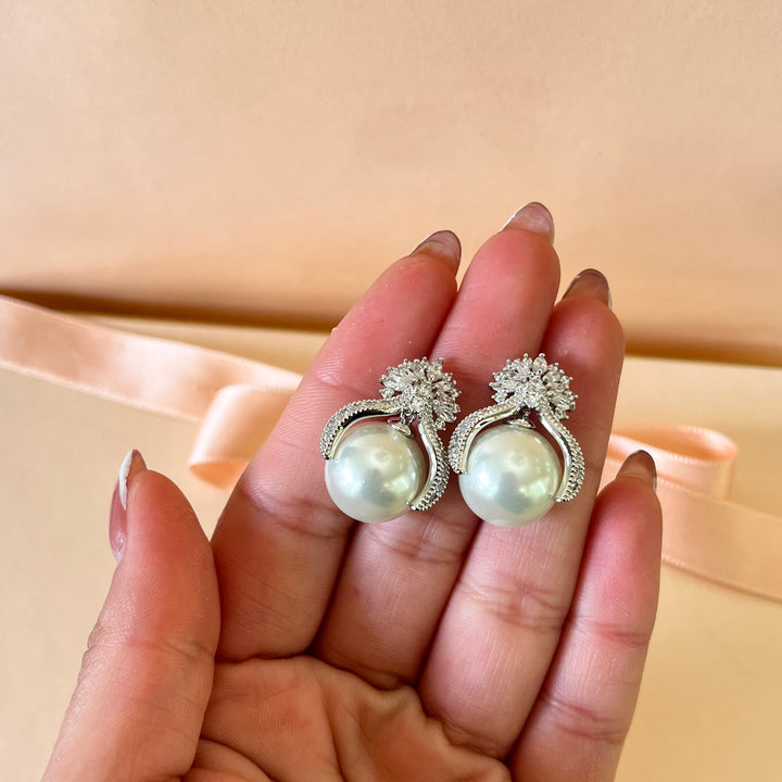 Marquise zircone and white pearls white gold plated studs