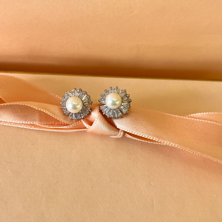 Baguette zircone and white pearls white gold plated studs