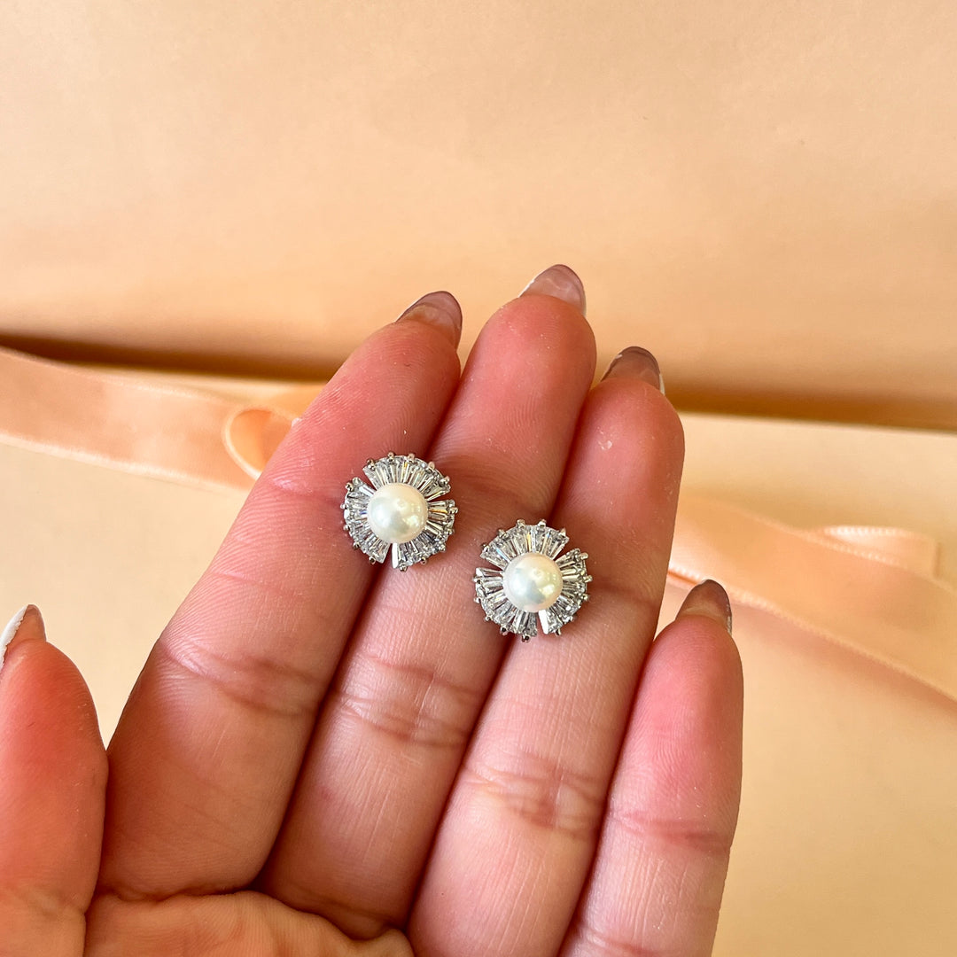 Baguette zircone and white pearls white gold plated studs