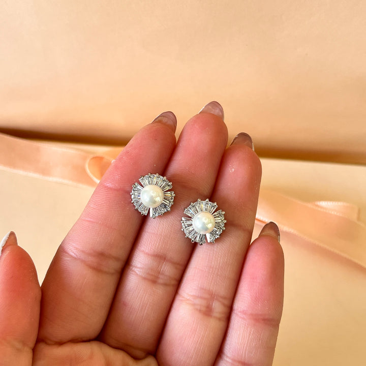 Baguette zircone and white pearls white gold plated studs