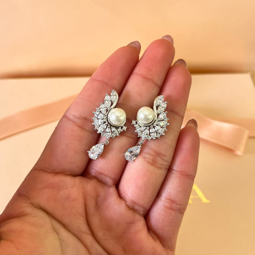 Marquise zircone and white pearls white gold plated set