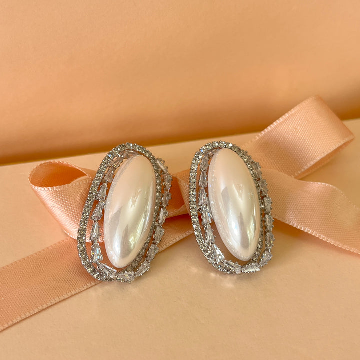 Zircone and white pearls white gold plated oval studs