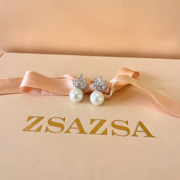 Marquise zircone and white pearls white gold plated studs