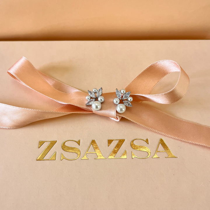 Marquise zircone and white pearls white gold plated studs