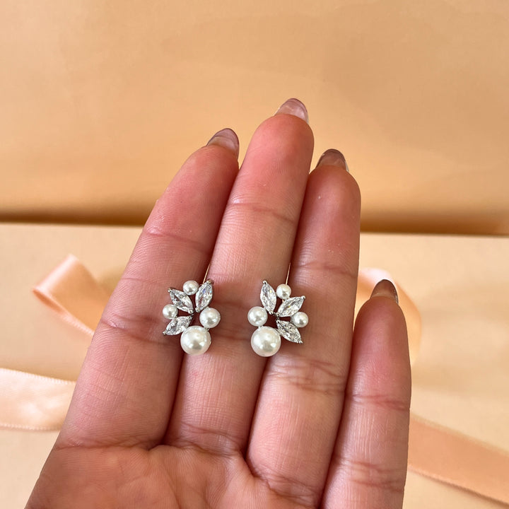 Marquise zircone and white pearls white gold plated studs