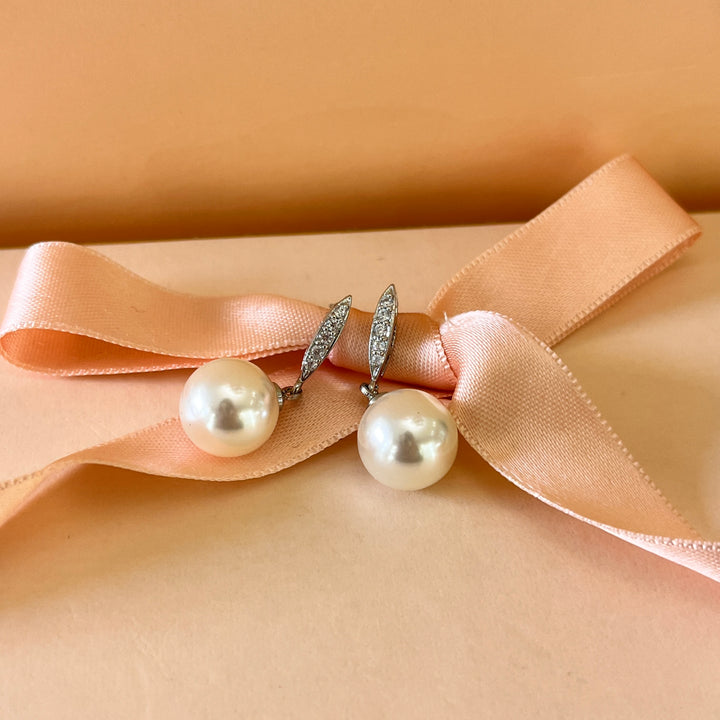 Zircone and ivory pearls white gold plated earrings