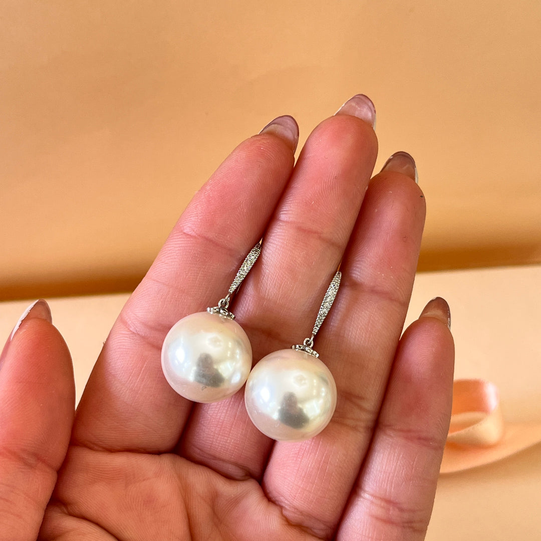 Zircone and white pearls white gold plated hooks