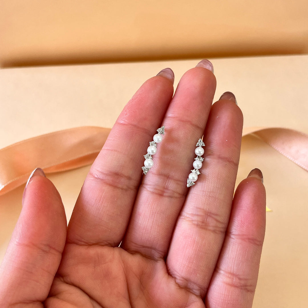 Zircone and white pearls white gold plated hooks