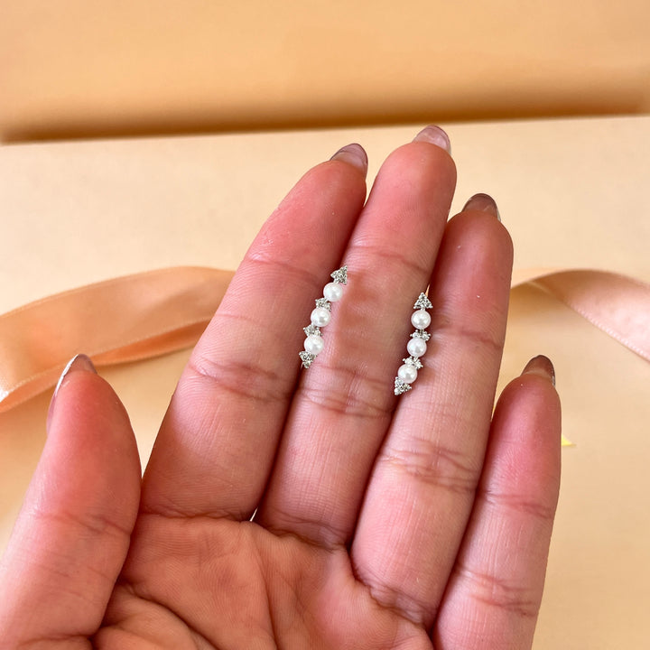 Zircone and white pearls white gold plated hooks