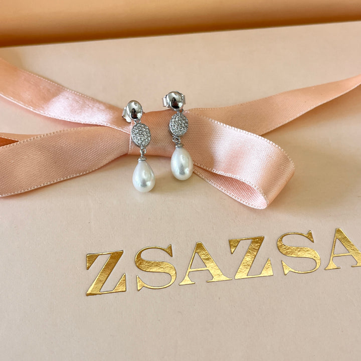 Zircone and teardrop white pearls sterling silver set